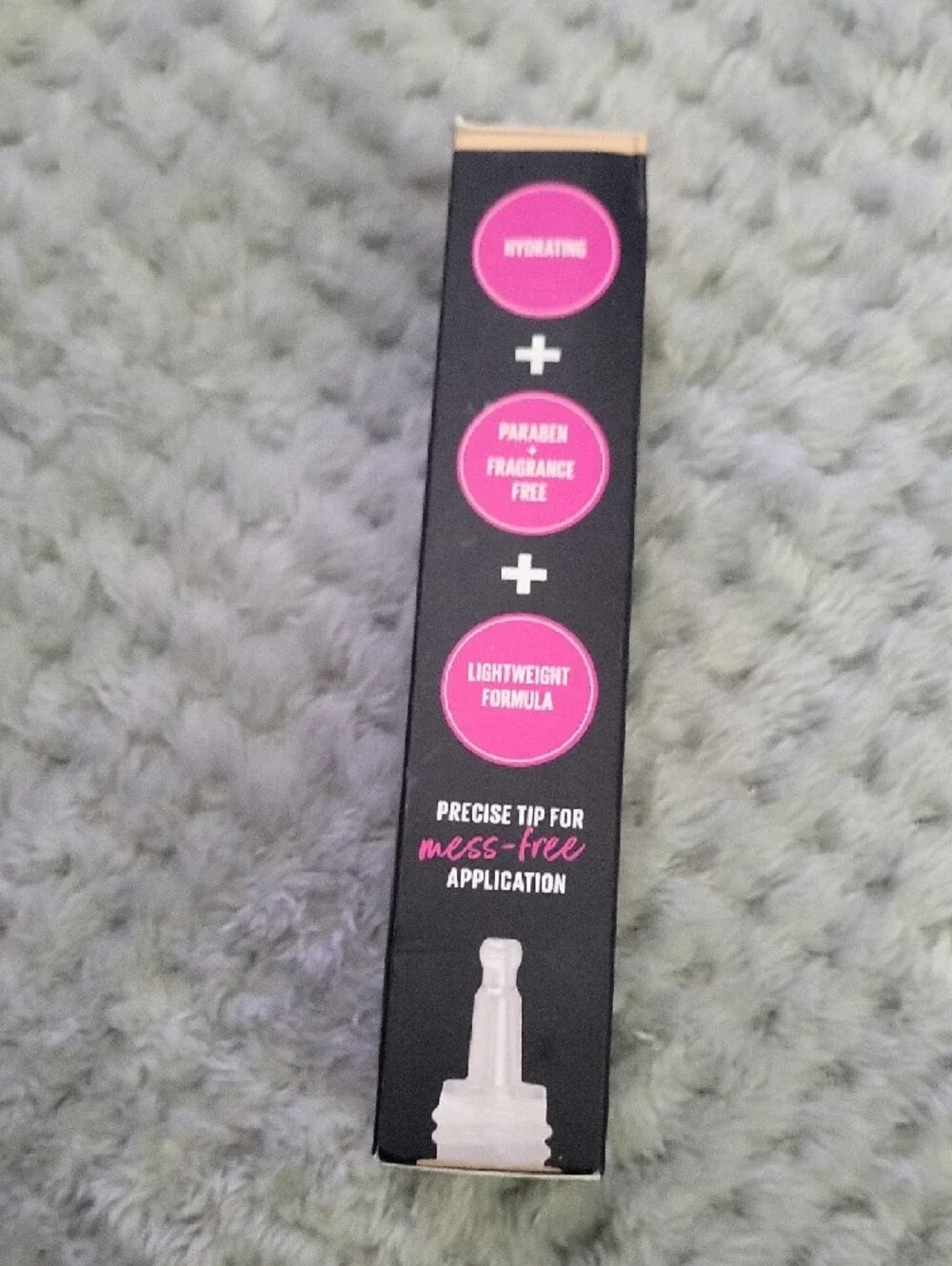 New La Girl Foundation – Porcelain
